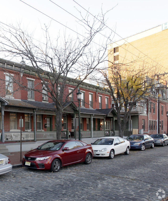 Building Photo - 401-407 S 7th St