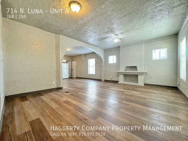 Building Photo - Historic 3bed/2bath Refrig A/C ALL UTILTIE...