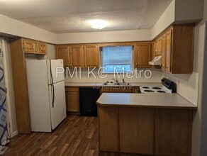 Building Photo - 15811 E 20 St S
