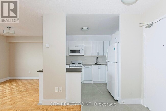 Building Photo - 1291-1291 Bayview Ave