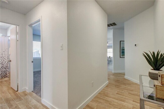Foto del edificio - 1502 Mayapple St