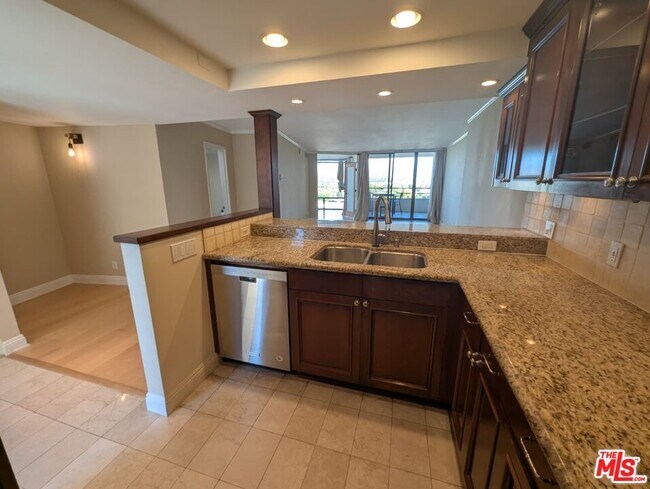 Foto del edificio - 4337 Marina City Dr