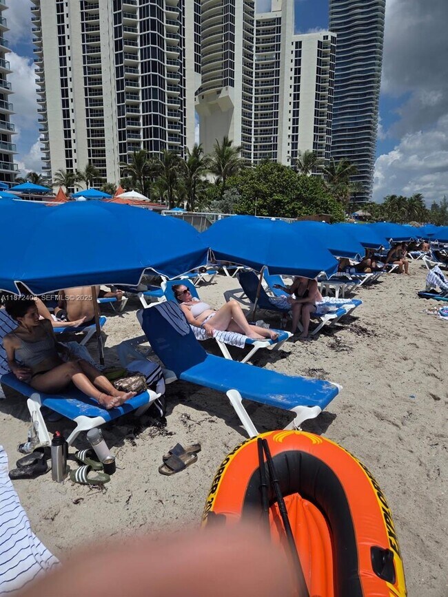 Foto del edificio - 19201 Collins Ave