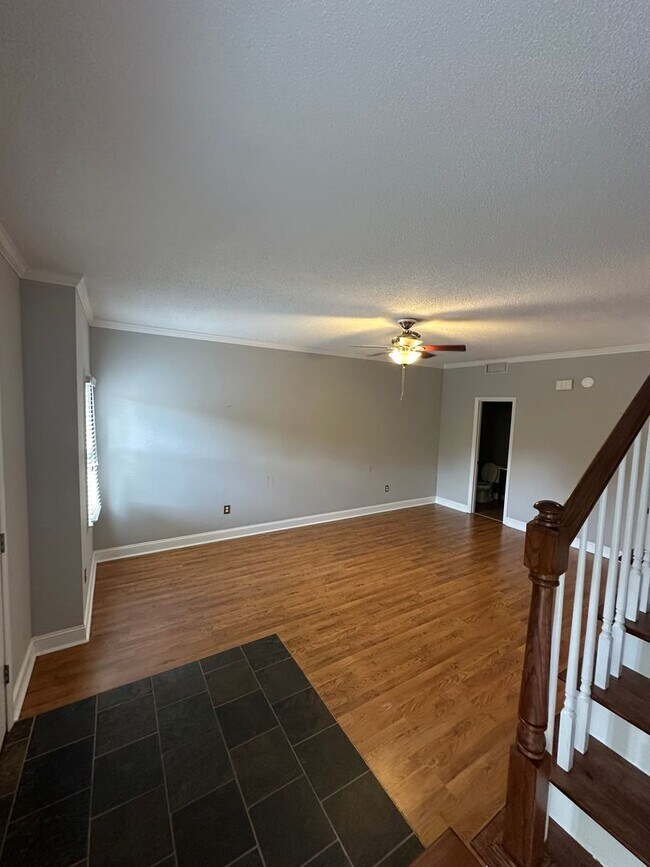 Foto del edificio - 2 bedroom, 2 1/2 bathroom condo