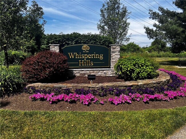 Foto del edificio - 2312 Whispering Hills Dr