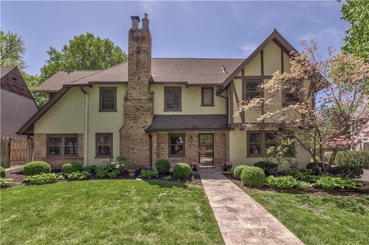 Foto principal - {1211} Incredible Suncrest Home with Updat...