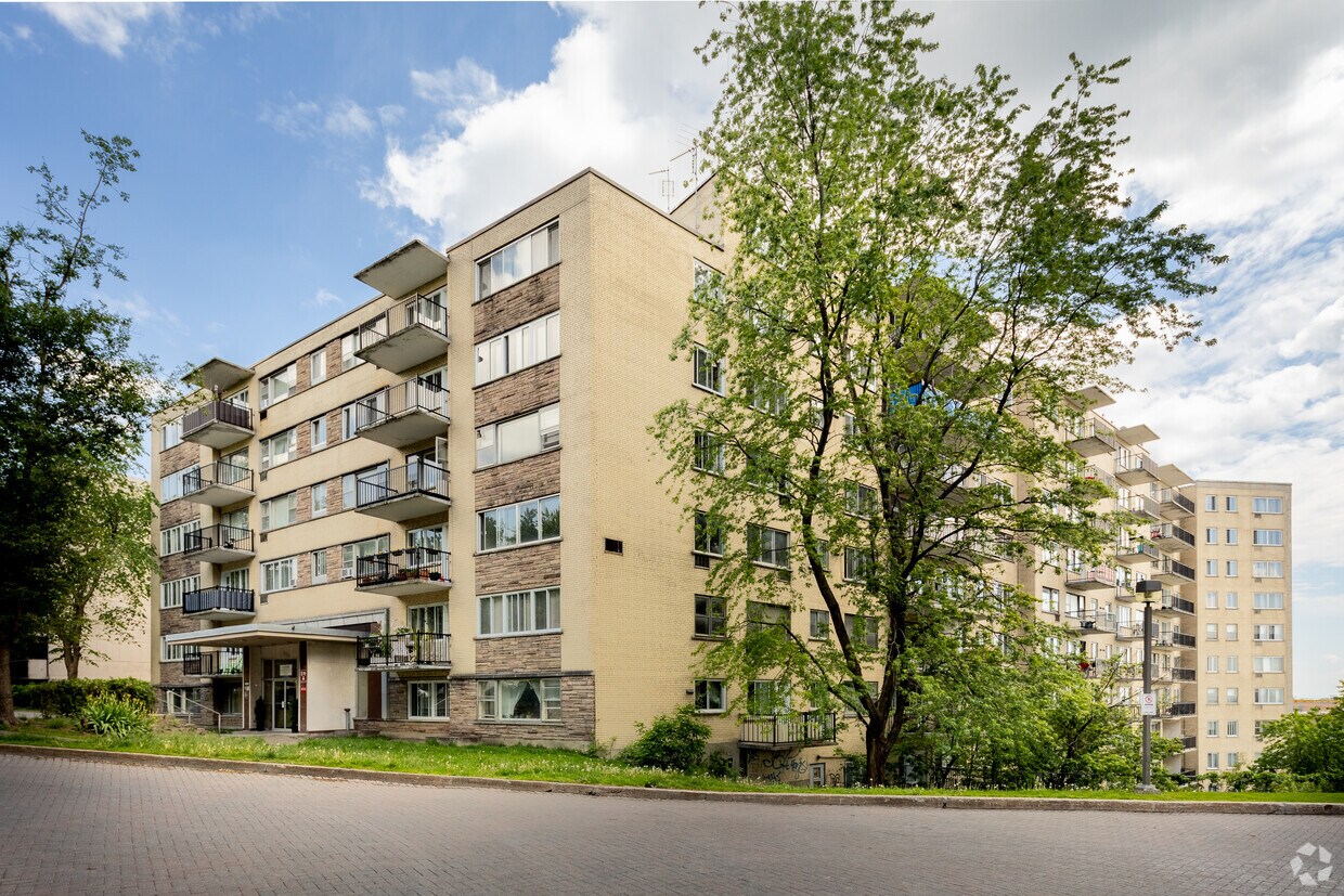 Highland Towers Apartments 6280 Northcrest Montréal, QC