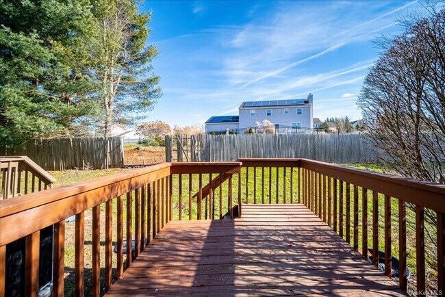 Building Photo - 501 Covington Green Ln