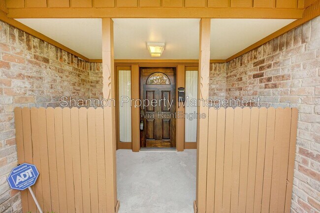 Building Photo - 5403 Clift Haven Dr
