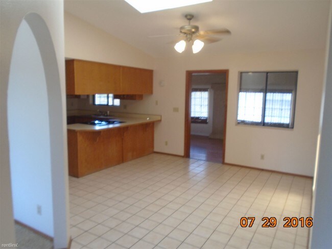 Building Photo - 3201 N Fort Beale Rd