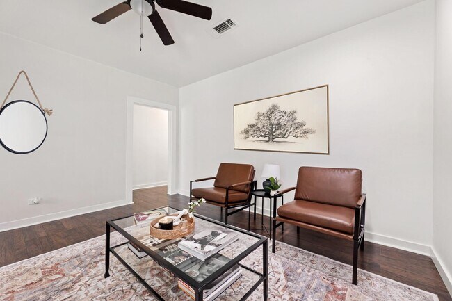 Foto del edificio - 1010 Long St