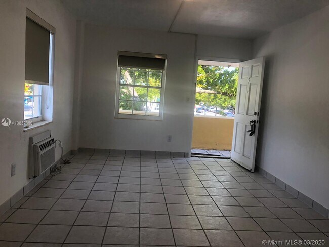 Foto del edificio - 2731 SW 22nd St