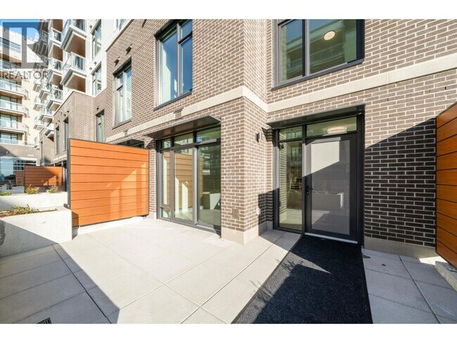 Photo du bâtiment - 755 Harbourside Dr