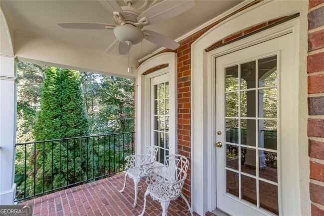 Foto del edificio - 651 Briarleigh Way