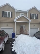 Building Photo - 10 Dora Dr