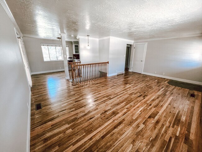 Foto del edificio - Update home ready for living!