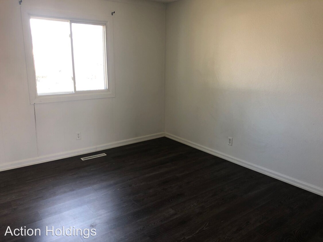 Foto principal - 808 W 1st St