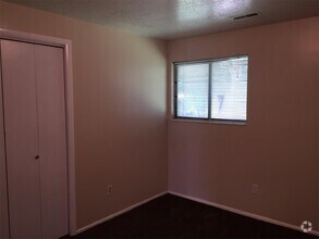Building Photo - 947 Canyon Rd