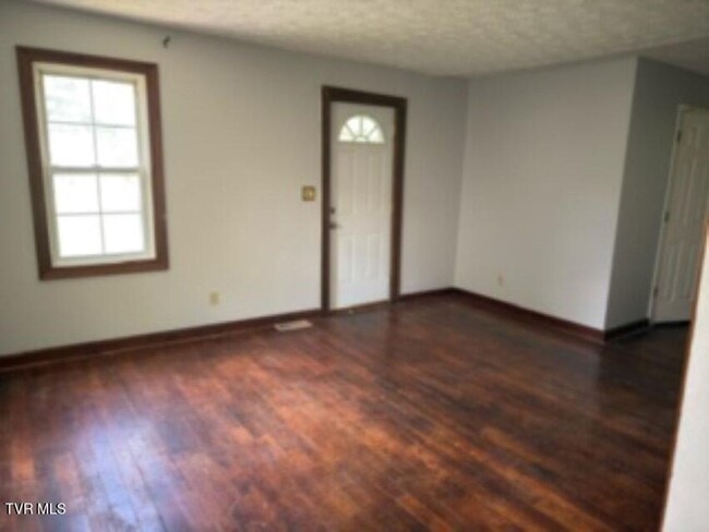 Building Photo - 2 Bedroom 2 Bath In Johnson City,TN