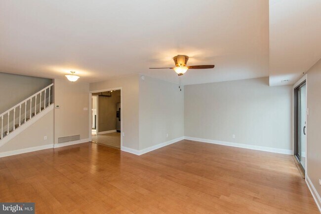 Building Photo - 206 Worthington Dr