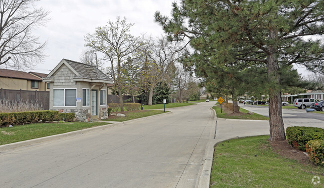 Building Photo - Stonebrooke Condominiums