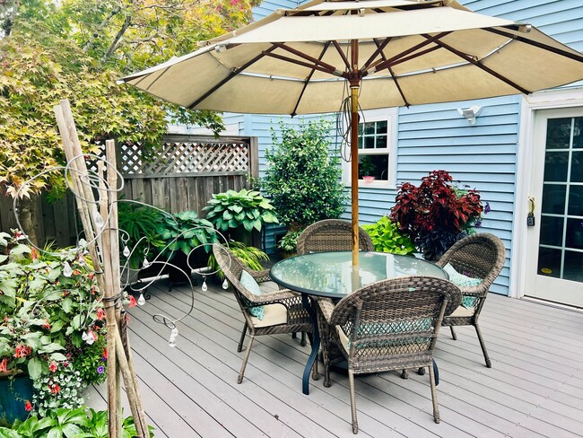 Building Photo - English Cottage Charmer meets Excellence