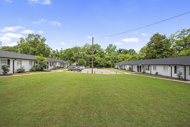 Building Photo - Oak Valley