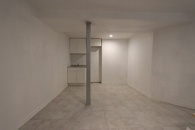 Foto del edificio - 4015 W Lexington St