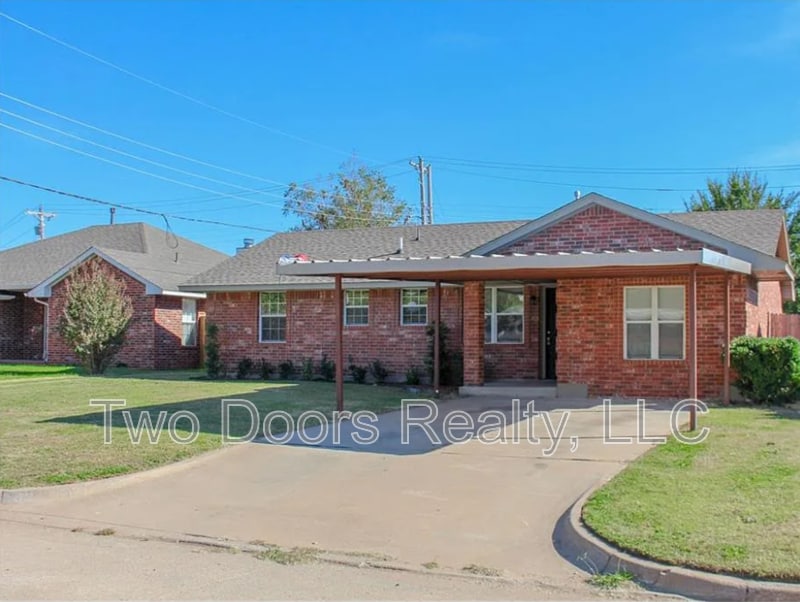 Photo - 952 NW 6th St.