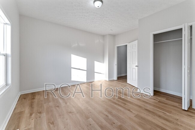 Foto del edificio - 21 N Gray St