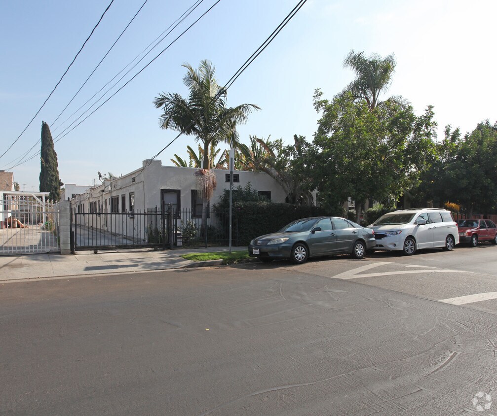Primary Photo - 1166 N Hobart Blvd