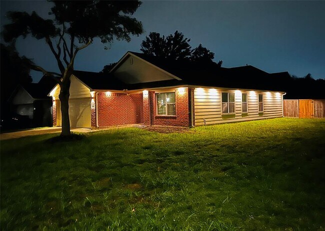 Building Photo - 6806 Shining Sumac Ave