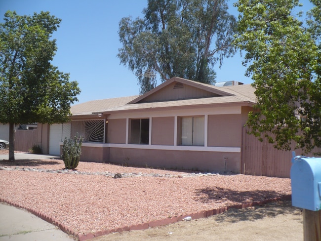 Building Photo - 17621 N 42nd St