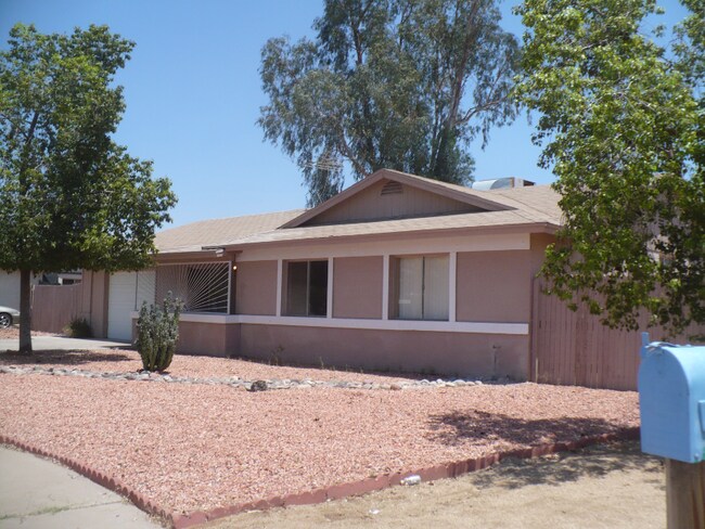 Foto del edificio - 17621 N 42nd St