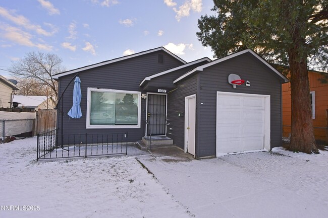 Building Photo - 1607 H St