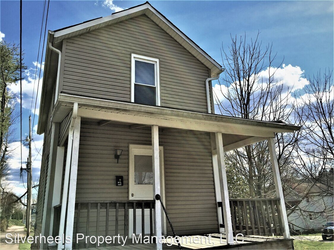 2 br, 1 bath House 718 1/2 Front Street House Rental in Marietta