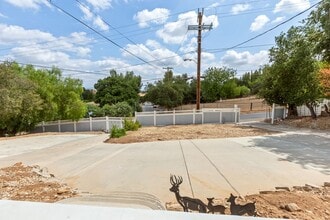 Building Photo - 8495 Valley Flores Dr