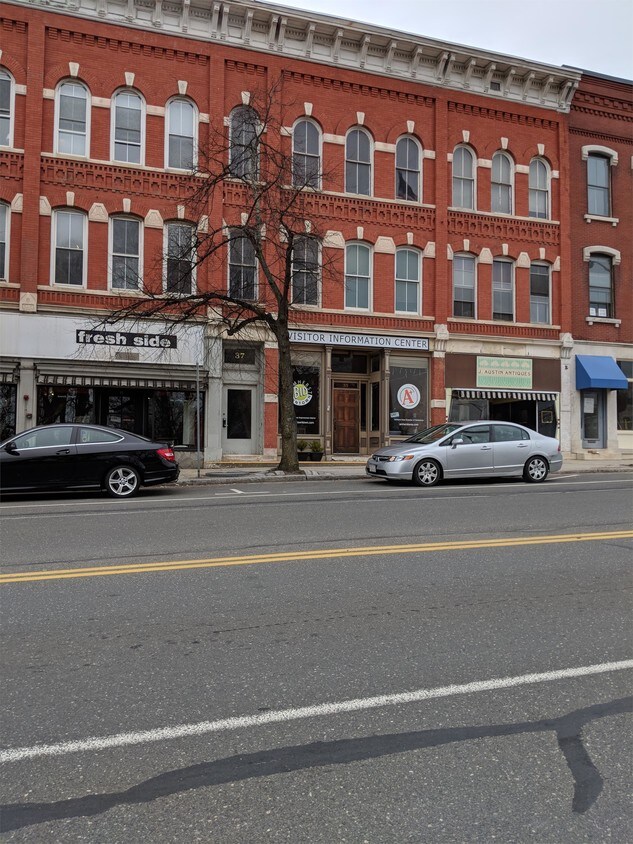 Primary Photo - 37 S Pleasant St