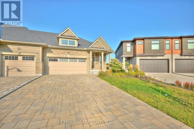 Building Photo - 3947 Mitchell Cres