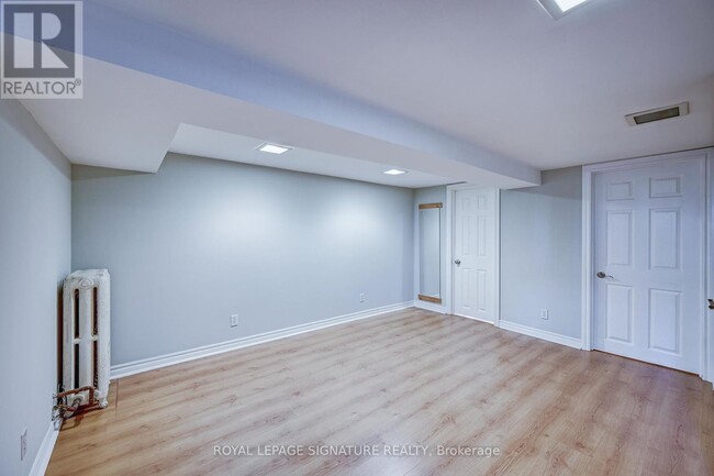 Photo du bâtiment - 26 Hector Ave