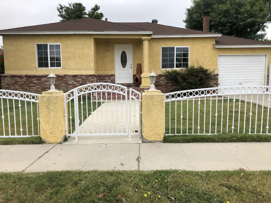 Primary Photo - 6437 Enfield Ave