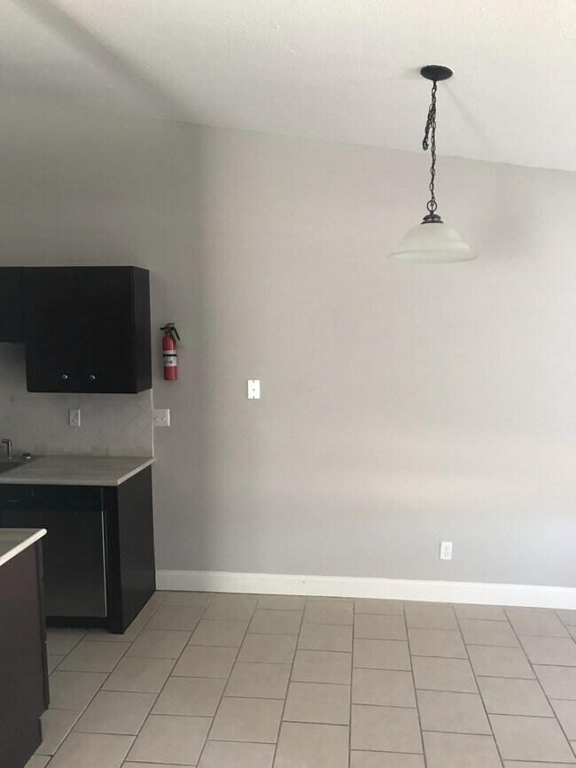 Building Photo - 812 Hardy Springs Cir