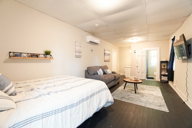 Photo - 1911 High St Apartment