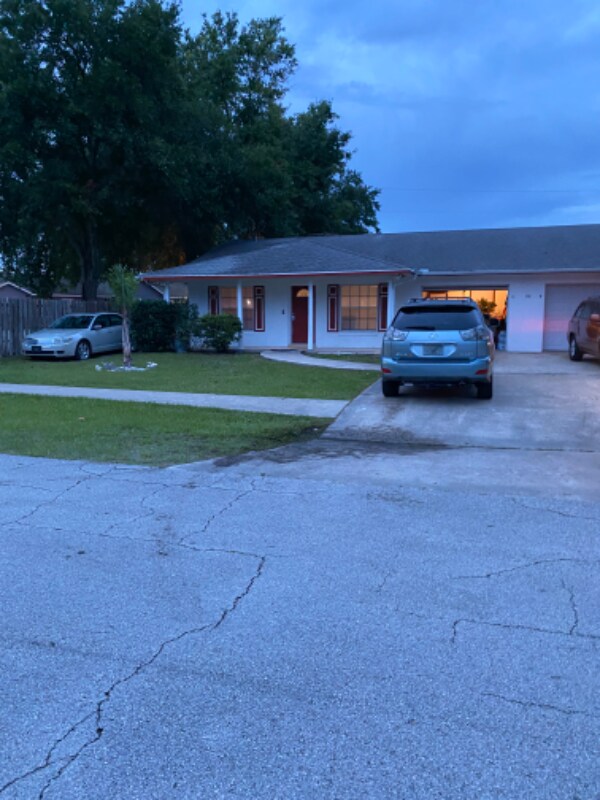 Primary Photo - 112 Landmark St