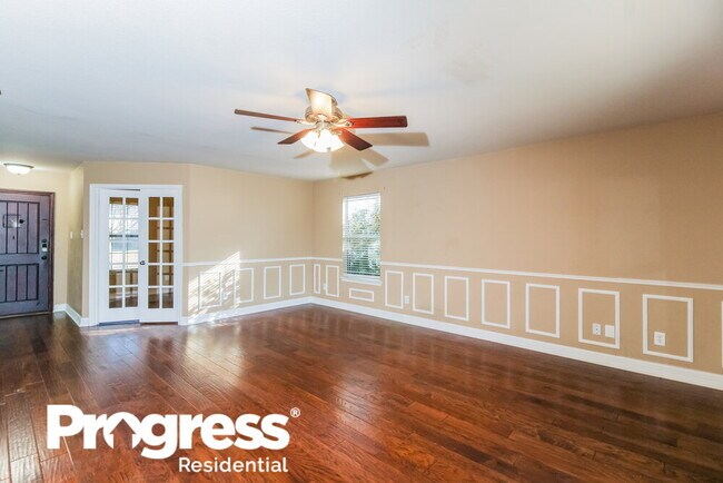 Building Photo - 321 Chisholm Trail