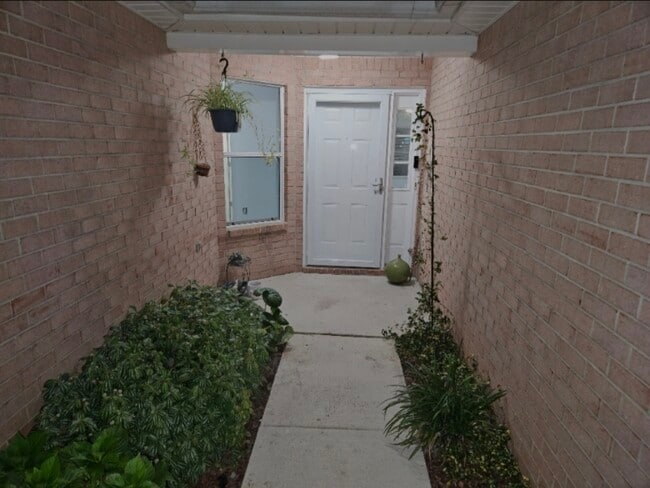 Foto del edificio - 1131 Camaree Pl