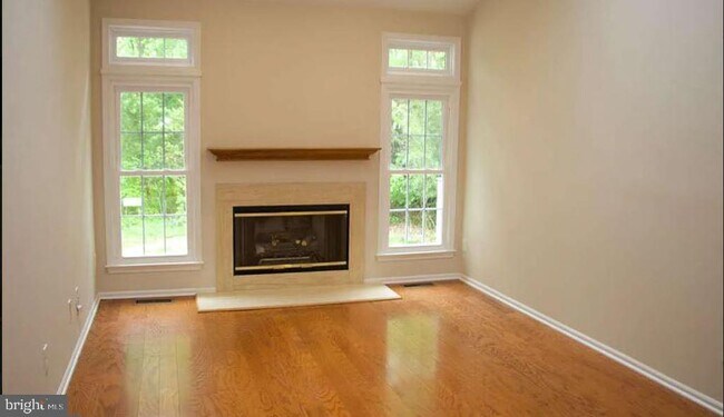 Foto del edificio - 218 Bromley Pl
