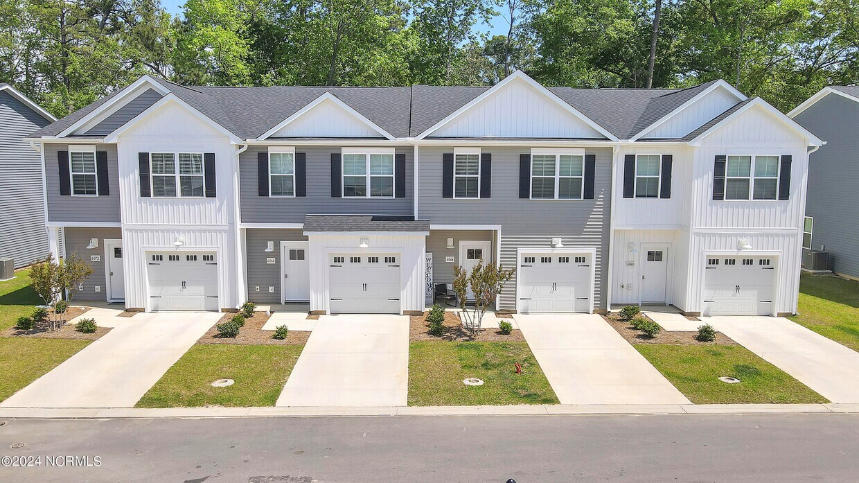 Foto principal - 6240 Beckington Dr