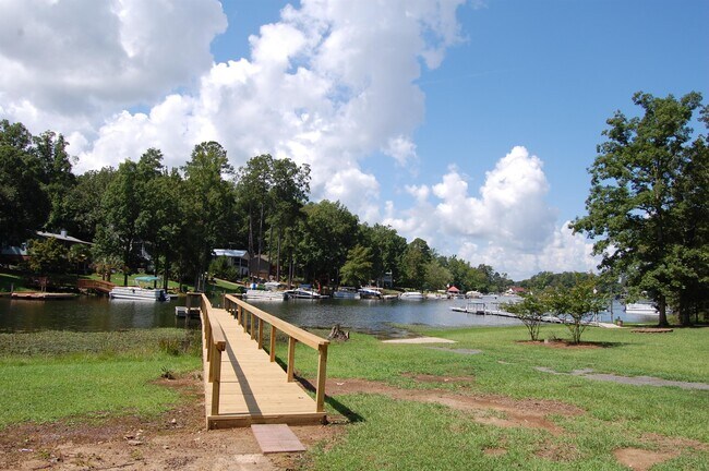 Foto del edificio - 26 Rocky Pointe Rd