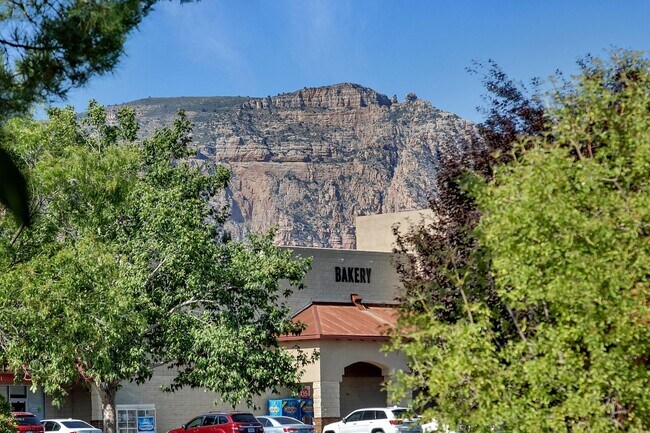 Building Photo - 165 Verde Valley School Rd